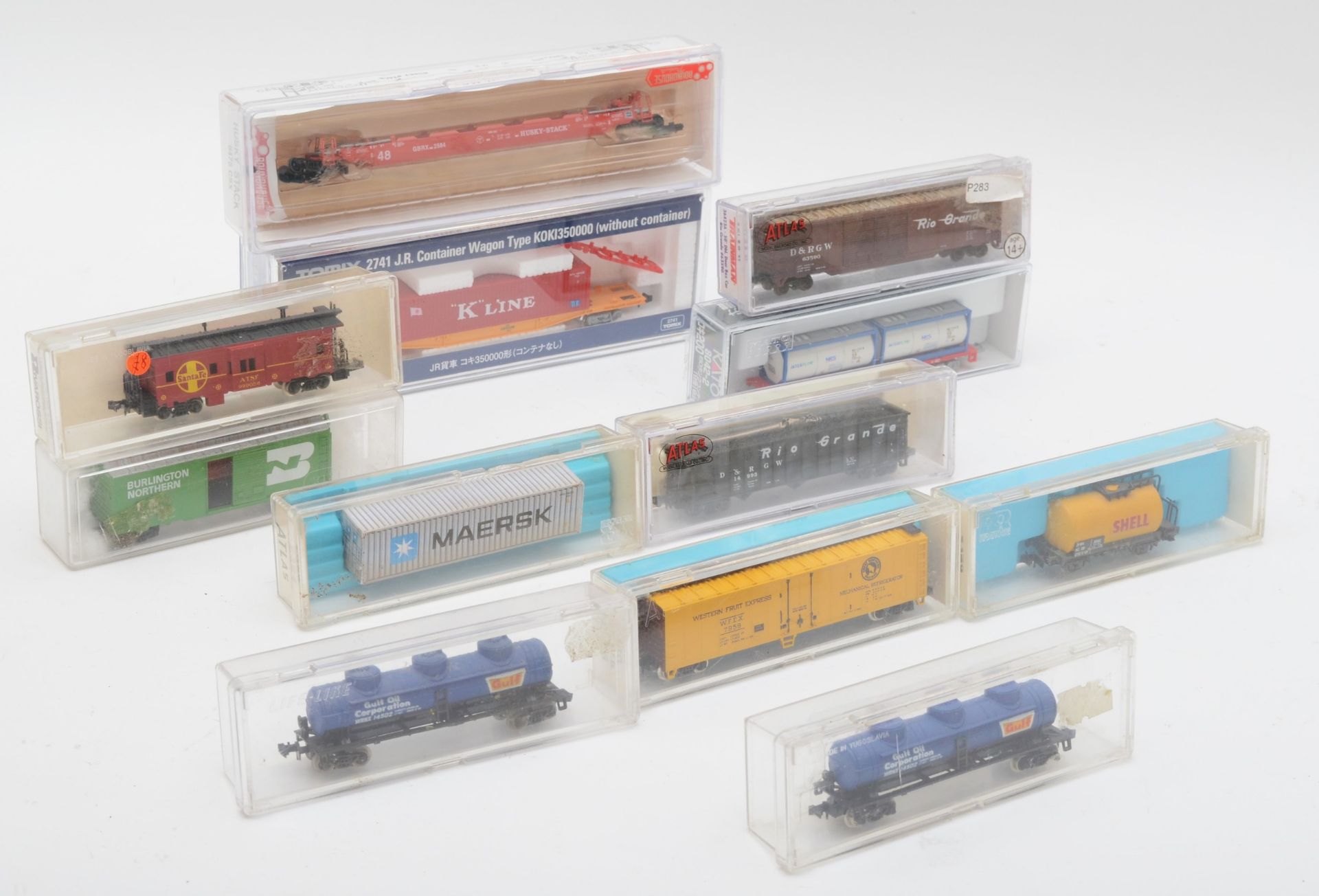 N Gauge Model Railway group comprising rolling stock and goods wagons by Kato, Tomix and Atlas,