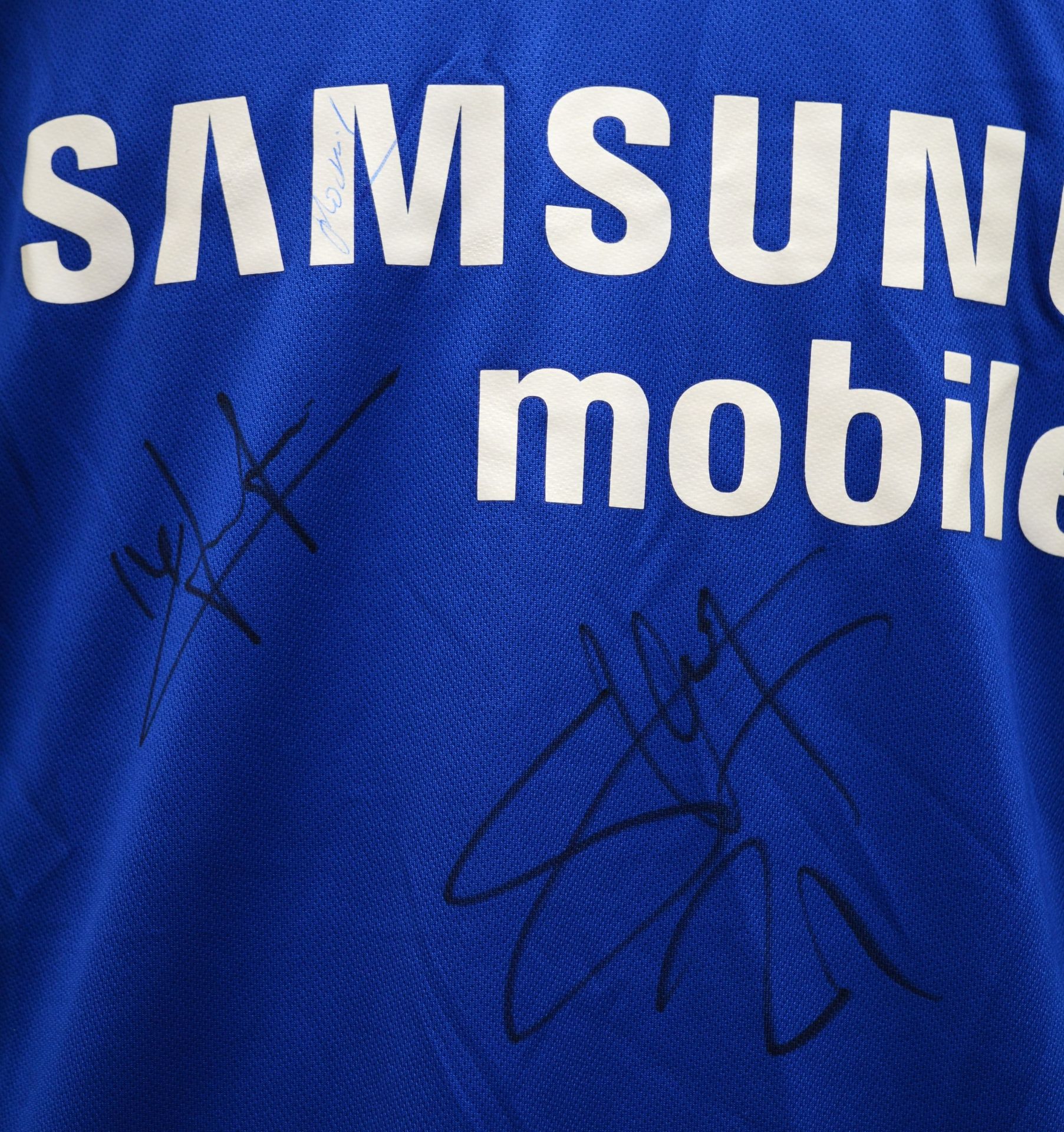 Chelsea Players Signed Shirt 2005-2006 Large Centenary Premier League winning season Jose Mourinho - Image 6 of 7