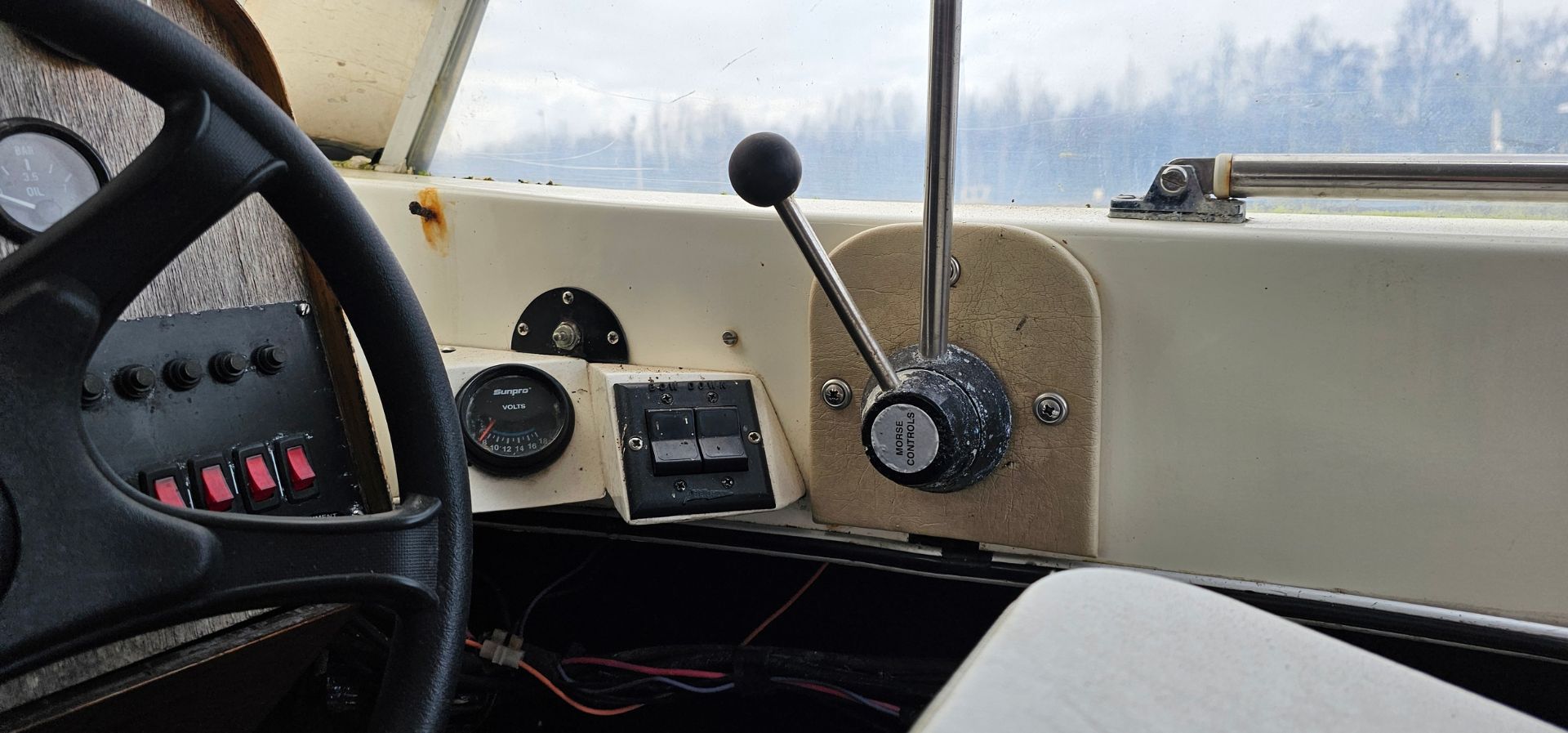 21 foot power boat, project, with jet drive engine, V berth cabin with sink and separate heads, - Image 14 of 19