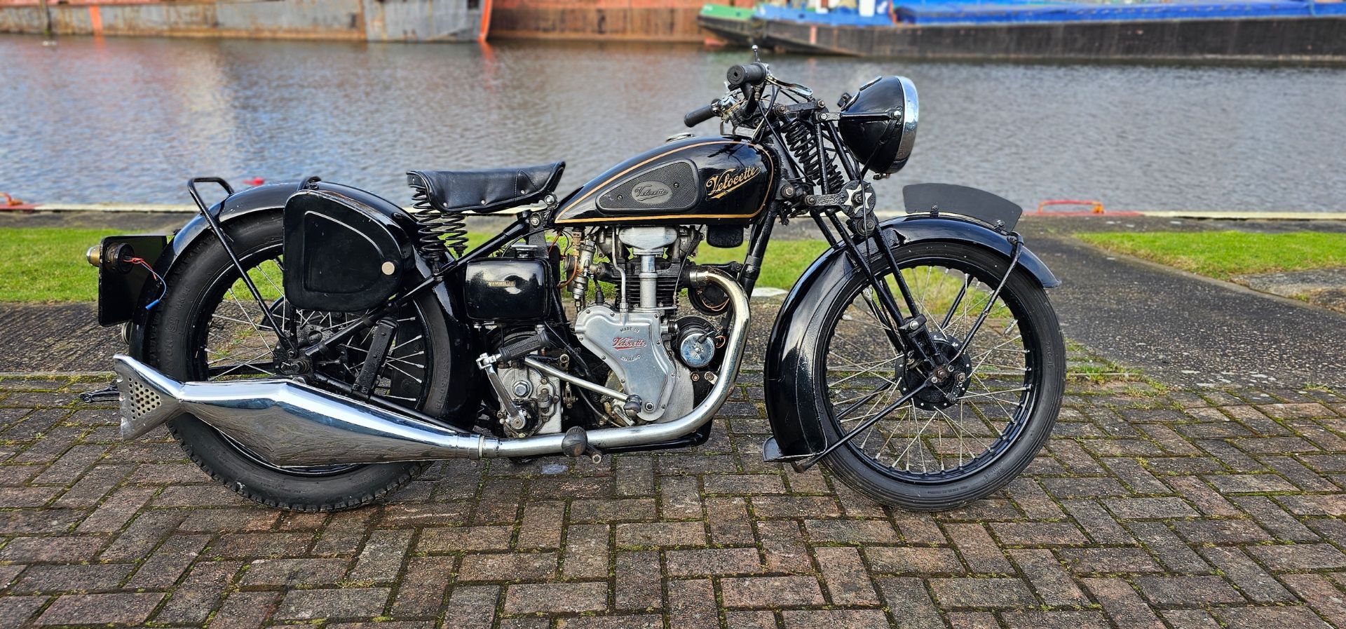 1933 Velocette MOV, 249cc. Registration number HA 8930. Frame number MB 8954 (not found). Engine