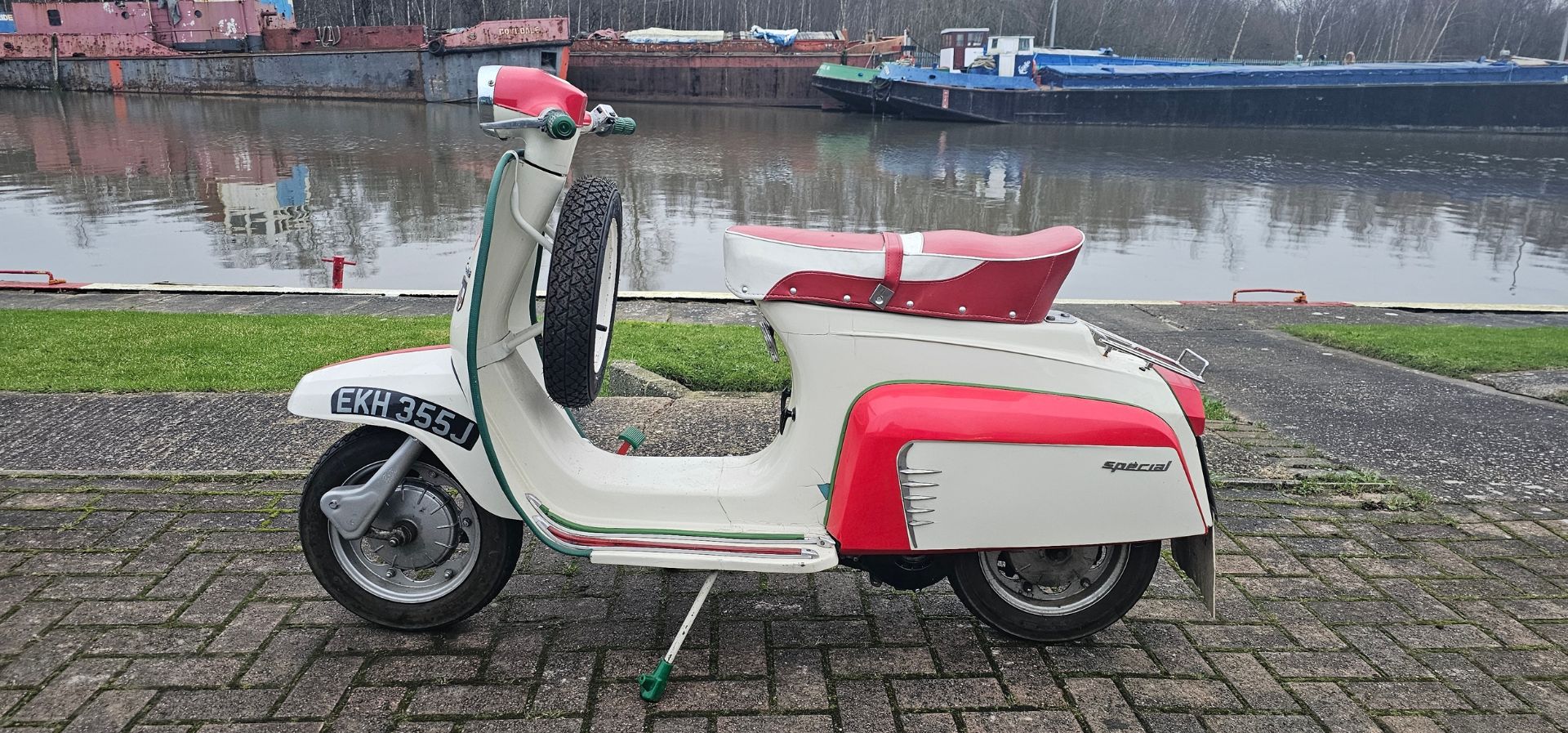 1971 Lambretta J50, 50cc. Registration number EKH 355J (non transferrable). Frame number 50DL - Image 2 of 17