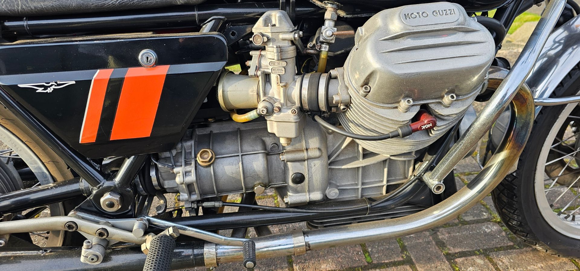 1975 Moto Guzzi 750S. Registration number KHD 121N. Frame number VK111600. Engine number 34492. Sold - Image 6 of 15