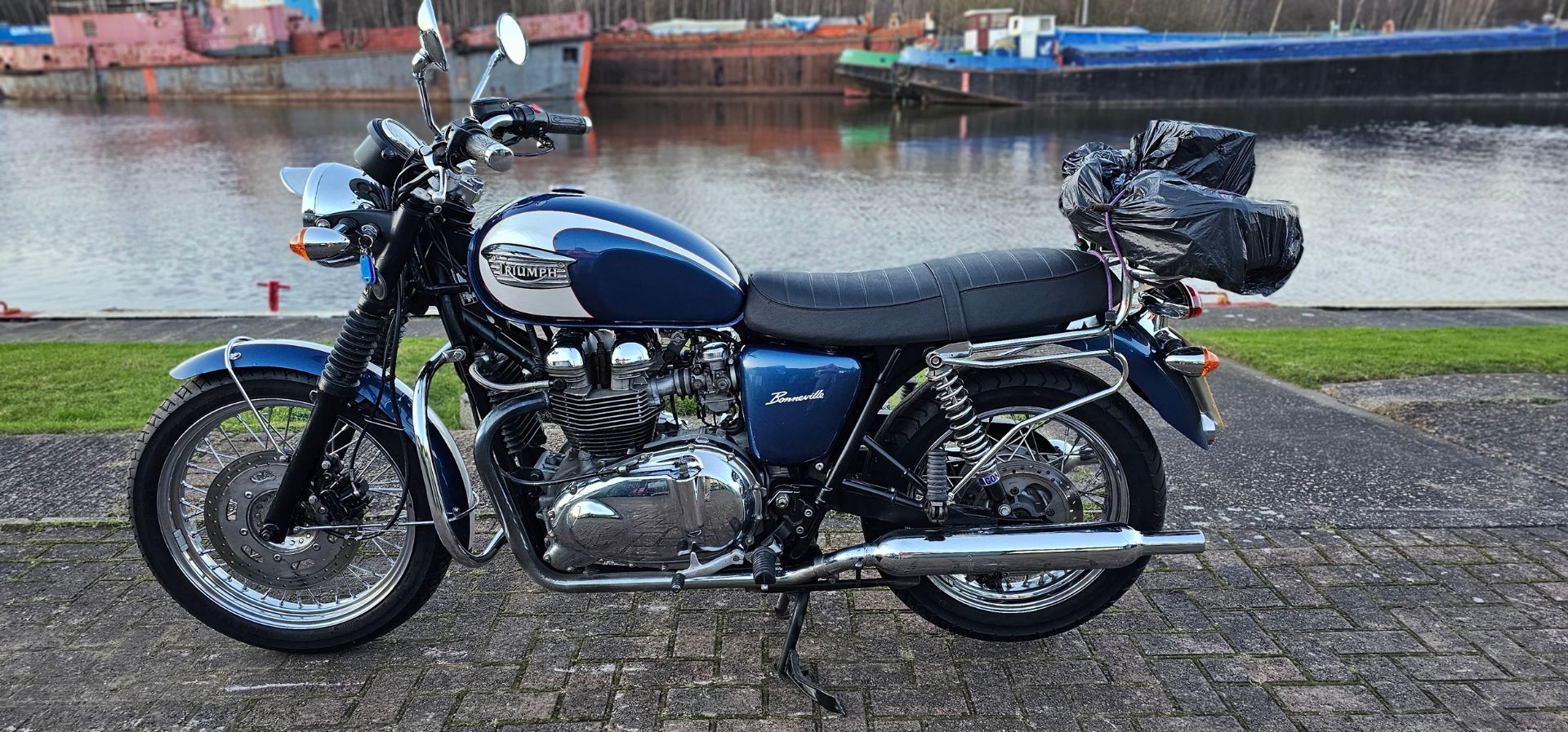 2006 Triumph Bonneville, 790cc. Registration number YN06 DHV. Frame number SMTTJ910TM5221524. Engine - Image 2 of 12