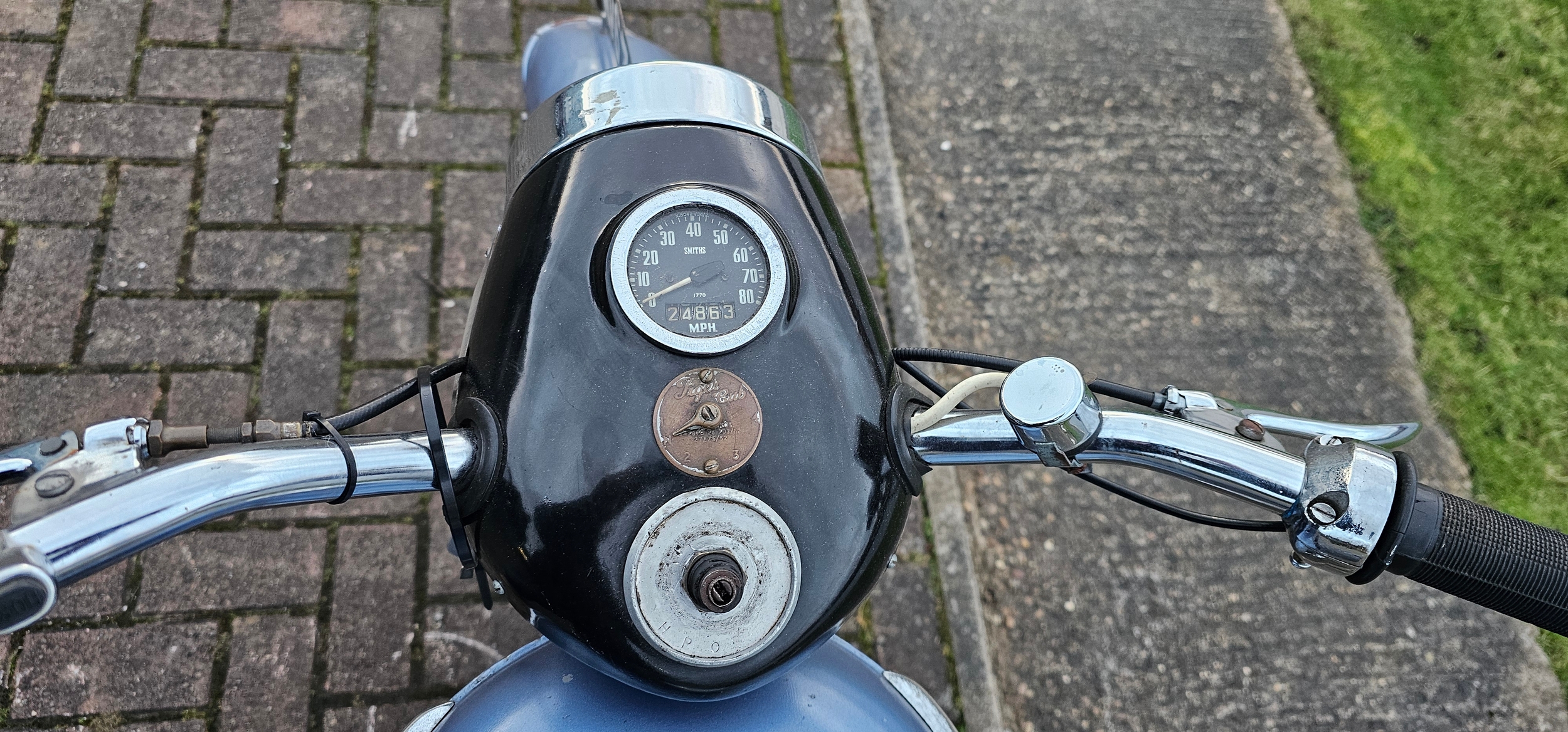 2008 Royal Enfield Bullet 500. Registration number NK08 HYR. Frame number ME3ABBSB57C020974. - Image 11 of 13