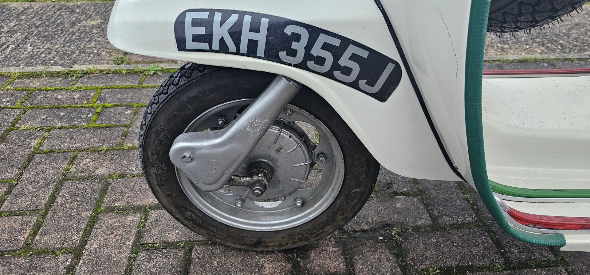 1971 Lambretta J50, 50cc. Registration number EKH 355J (non transferrable). Frame number 50DL - Image 8 of 17