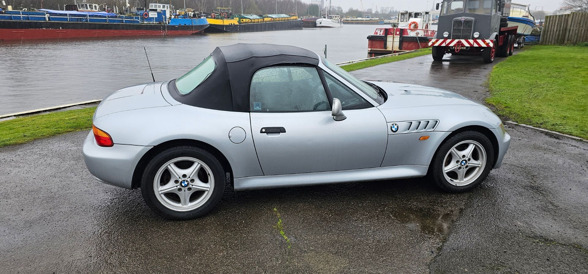 1998 BMW Z3, 1895cc, auto. Registration number R824 LCG. VIN number WBACH72090LD10545. Engine number - Image 4 of 13