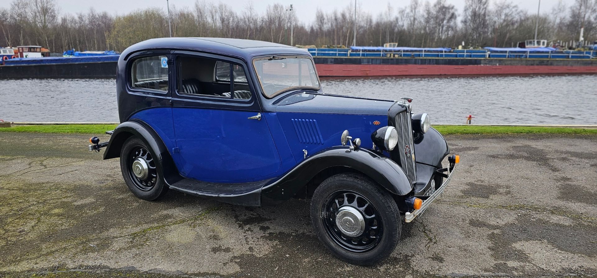 1938 Morris 8, Series II, 817cc. Registration number EAR 581. Chassis number S 2/E 166284. Engine