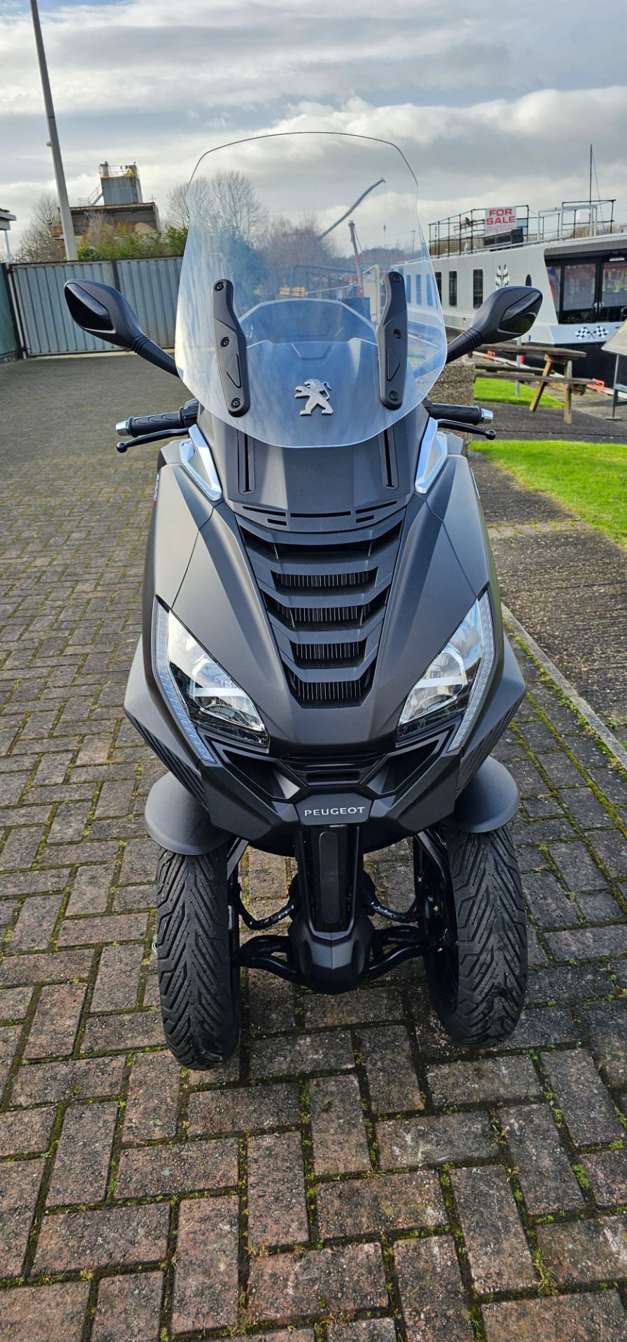 2023 Peugeot Metropolis 400W. Registration number YX23 UPO. Frame number VGAX1AACBN0006327. Engine - Image 7 of 13