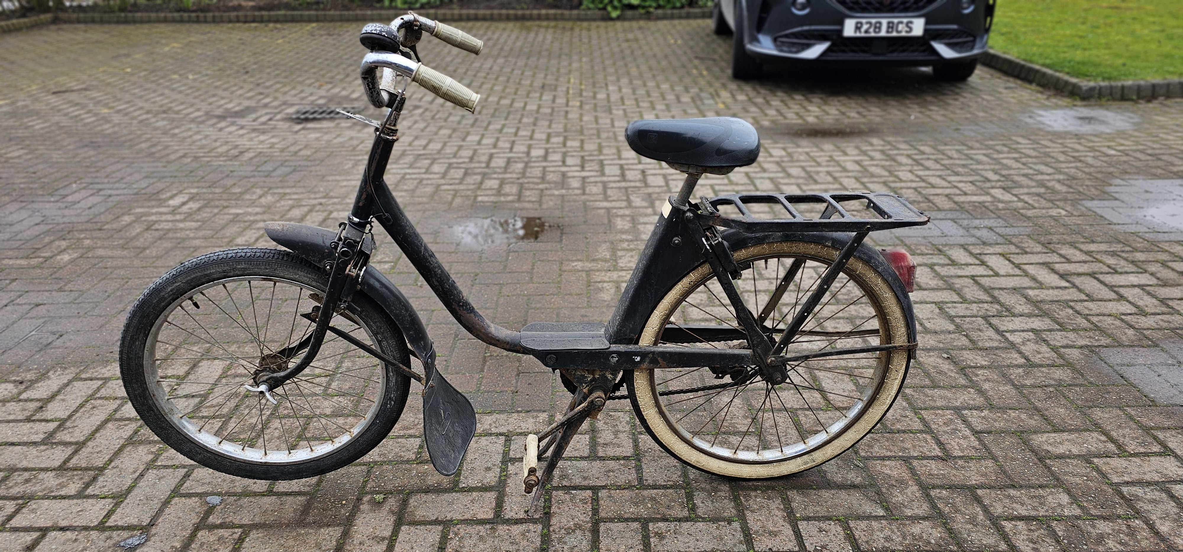 A VeloSolex 2200 rolling chassis, no engine or paperwork - Image 2 of 3