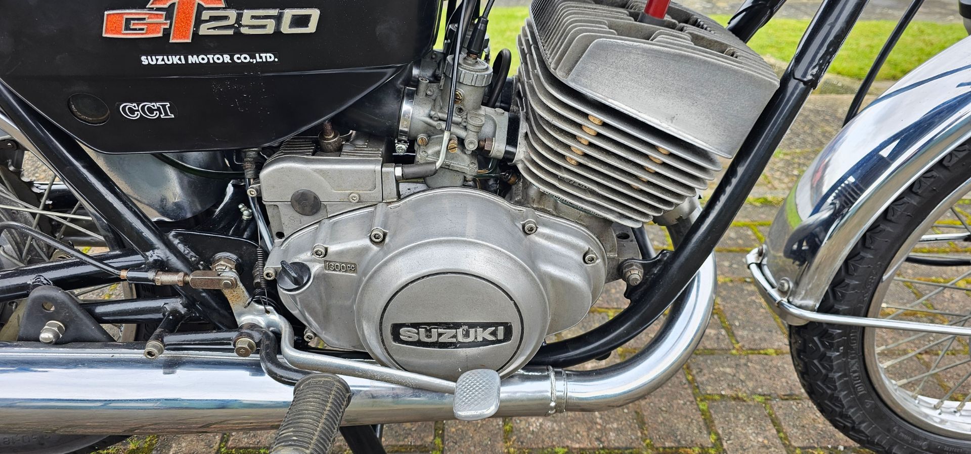 1975 Suzuki GT250, 247cc. Registration number HDT 39N. Frame number GT250-55593. Engine number - Image 6 of 14