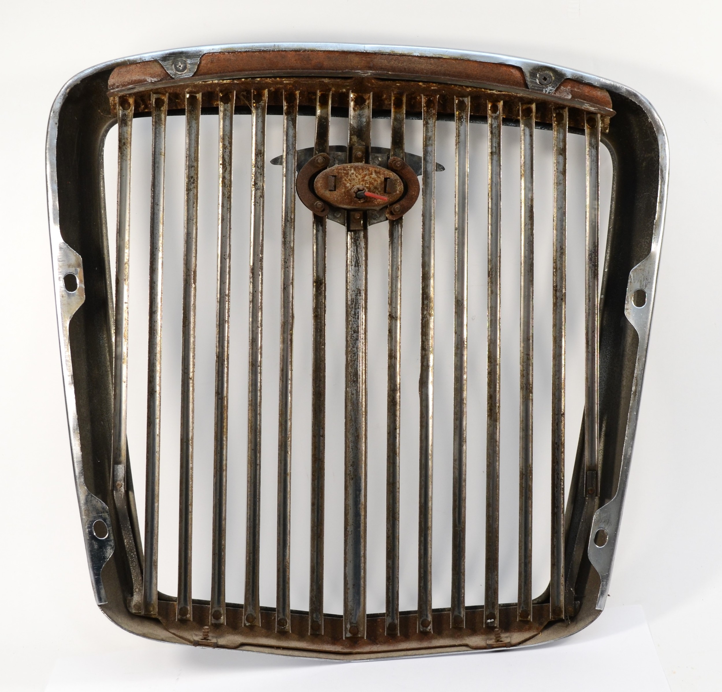 A chrome Wolsey grill with illuminated badge, together with a spare badge surround - Image 4 of 4