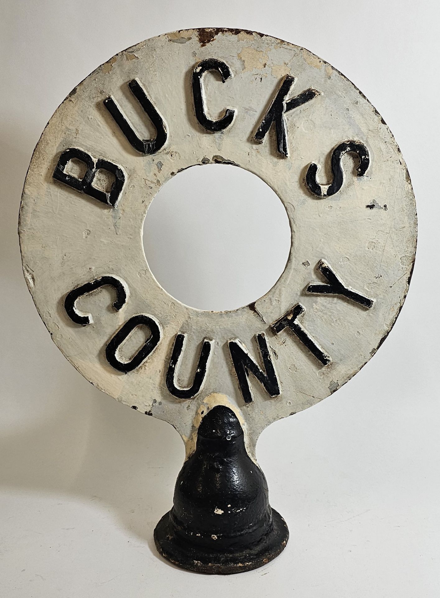 A cast iron Bucks County post top marker, diameter 45cm
