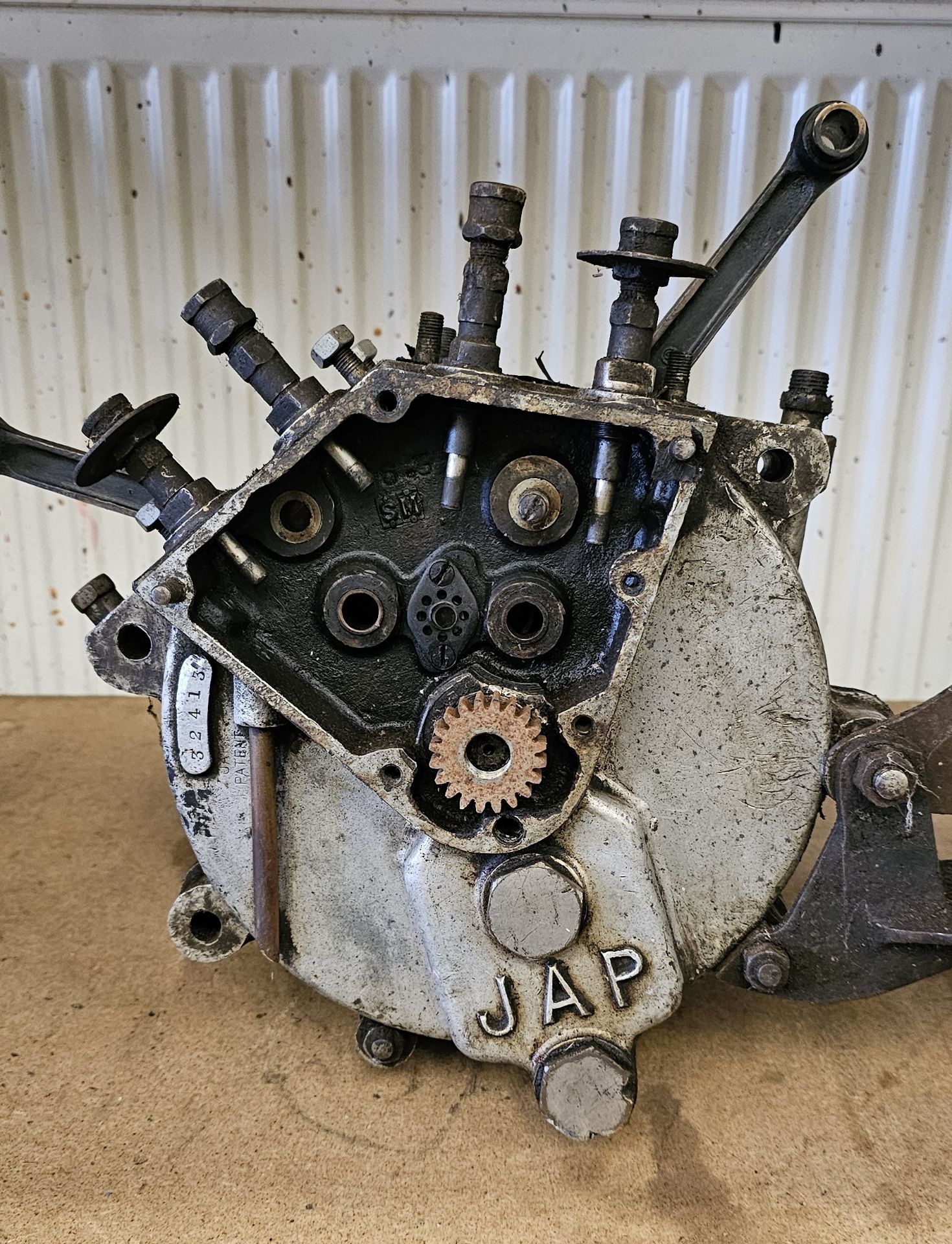 A J.A.P. part V twin engine, no 32413 - Image 2 of 3