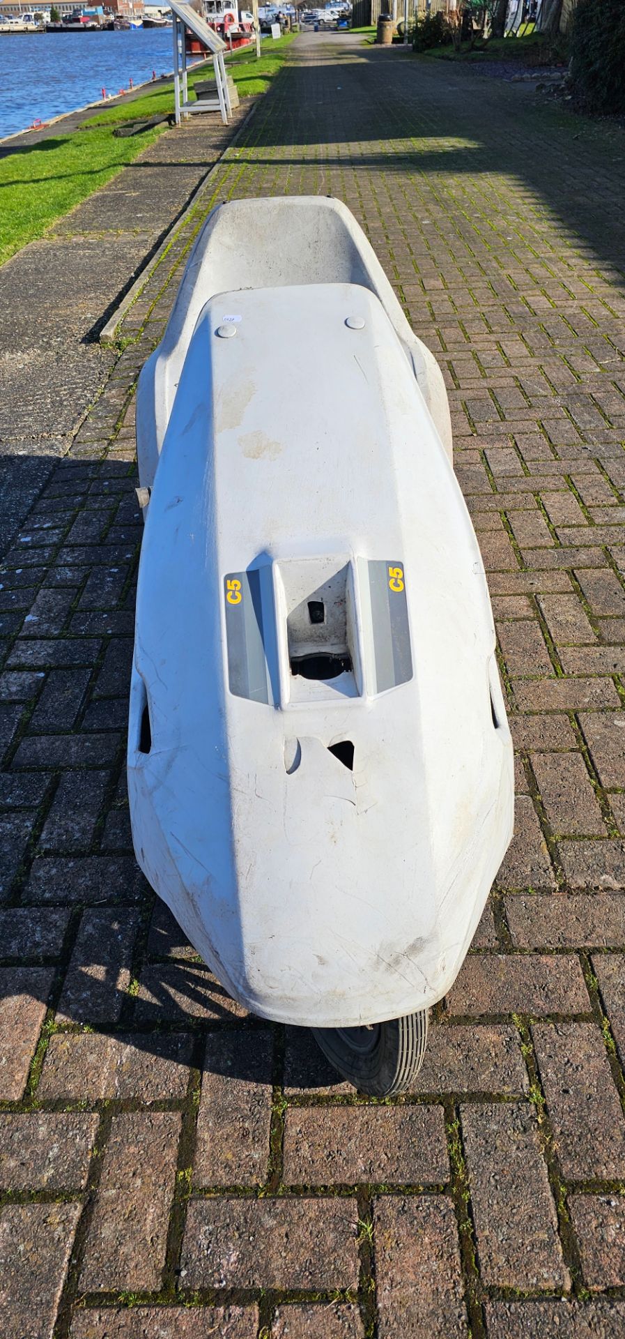 Sinclair C5, 1985, serial number 100041200086. 12 volt, 250 Watt. On 10 January 1985, the C5 was - Image 3 of 10
