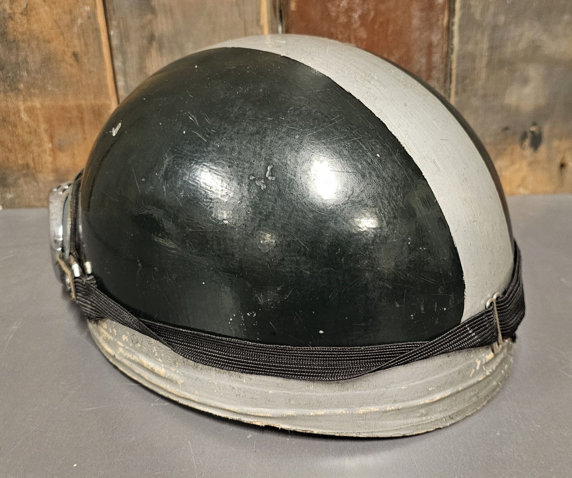 A vintage Everoak cork helmet, with Scott emblem, size 7,together with a pair of Climax O Espana - Image 2 of 4