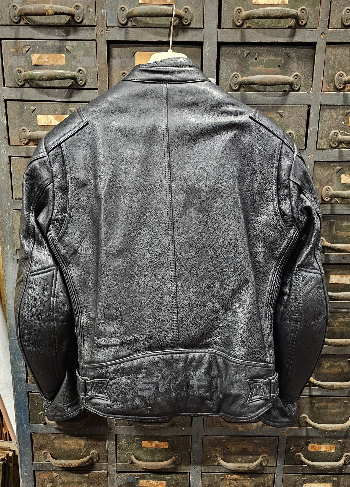A Swift Innovation leather jacket with protectors fitted, size 40 - Image 2 of 3