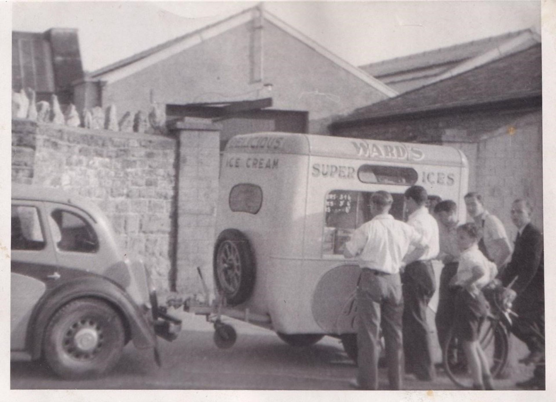 c.1948 Ice Cream vendors trailer, recently restored. An ideal trailer for earning its keep, check - Image 8 of 17