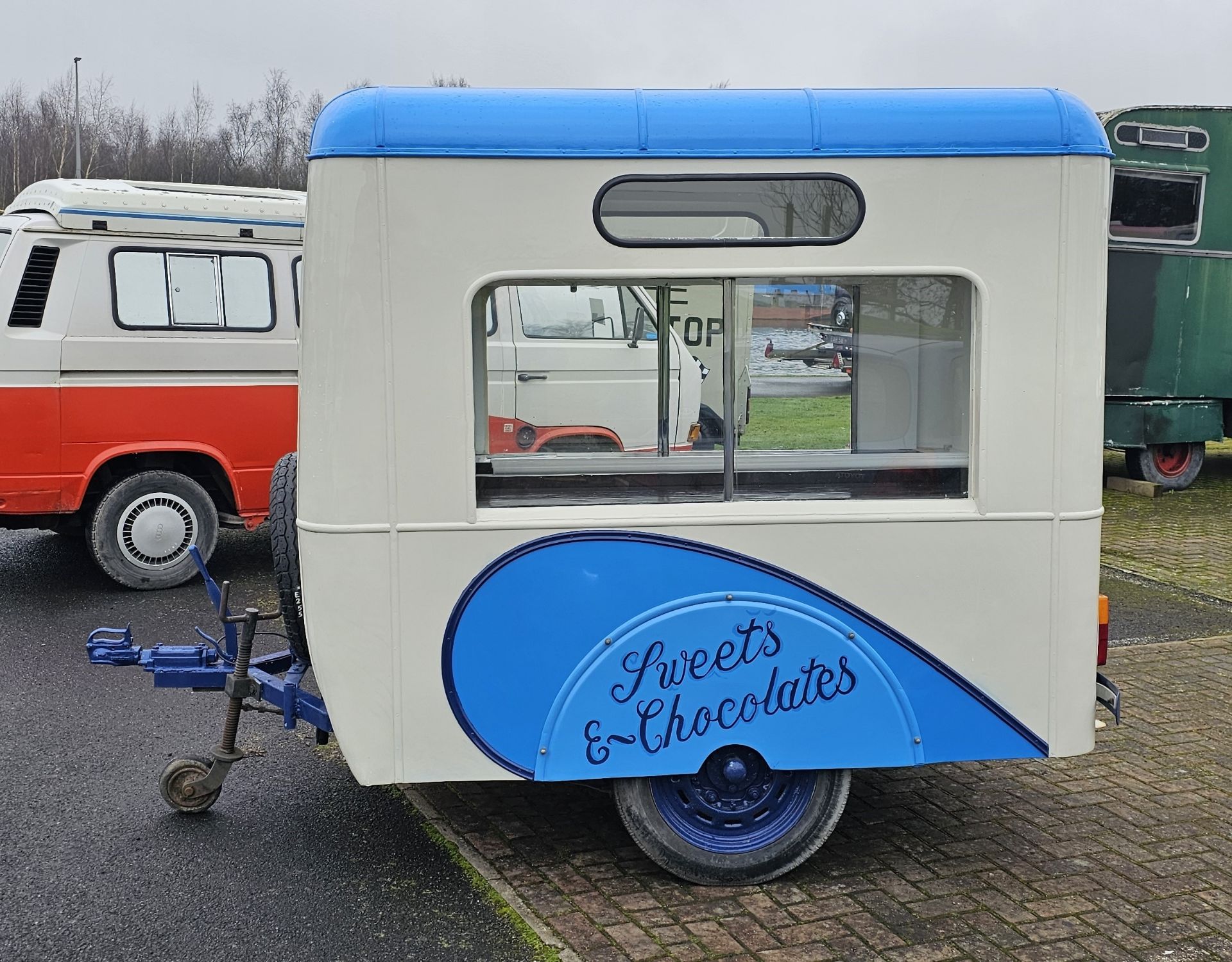 c.1948 Ice Cream vendors trailer, recently restored. An ideal trailer for earning its keep, check - Image 2 of 17