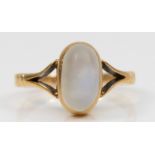 A 9ct gold single stone moonstone dress ring, M, 2.9gm.