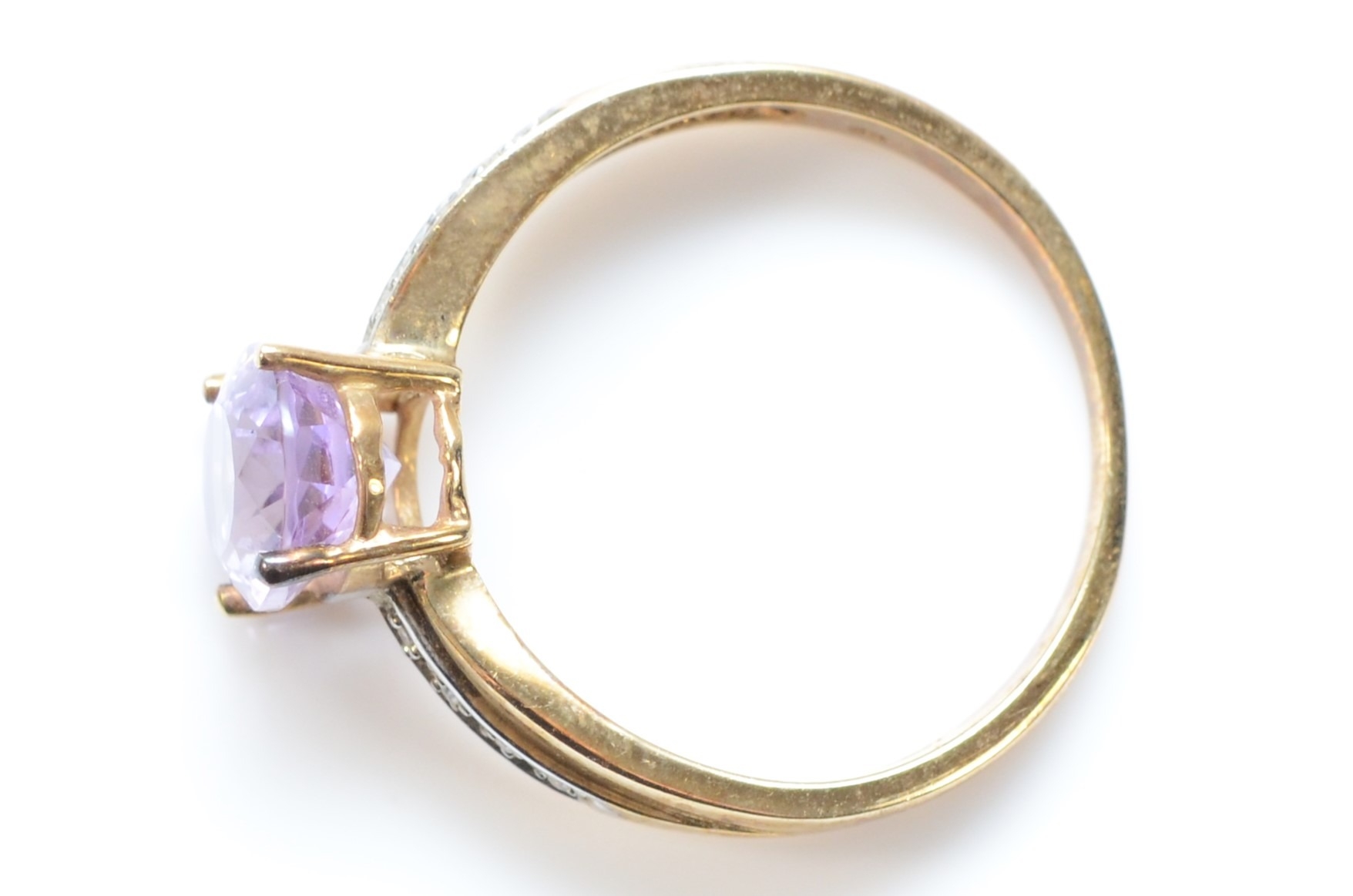 A 9k gold amethyst and eight cut diamond dress ring, P-Q, 2.4gm. - Bild 2 aus 2