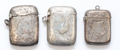 An Edward VII silver rounded rectangular vesta chase, by John Thompson & Sons, Chester 1908, with