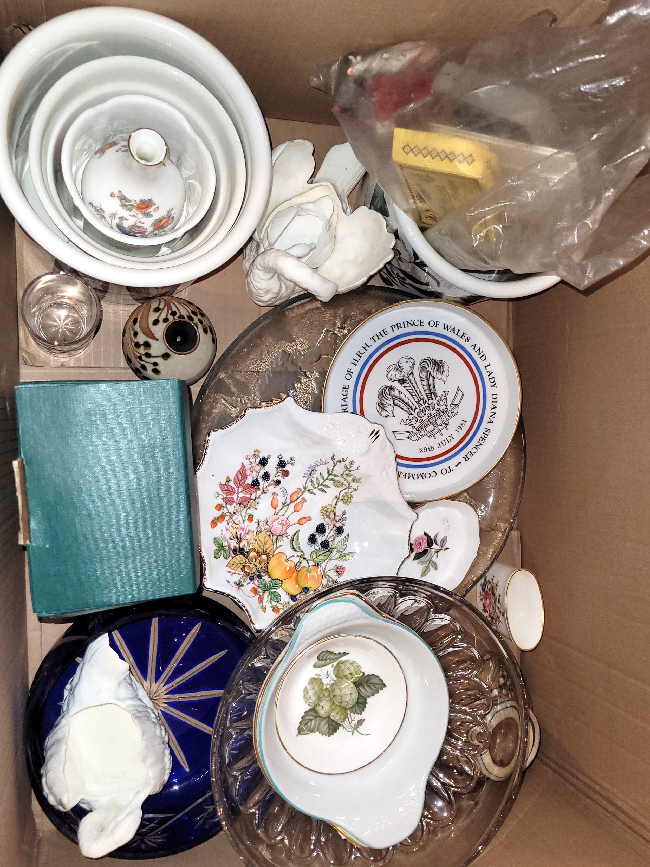 A collection of ceramics and glassware to include Portmerrian planters, Aynsley dishes, cut glass - Image 2 of 2