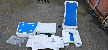 A Drive Bellevitta bathlift, mobility equipment, with attachments, unused, purchased 04/20 for £385,