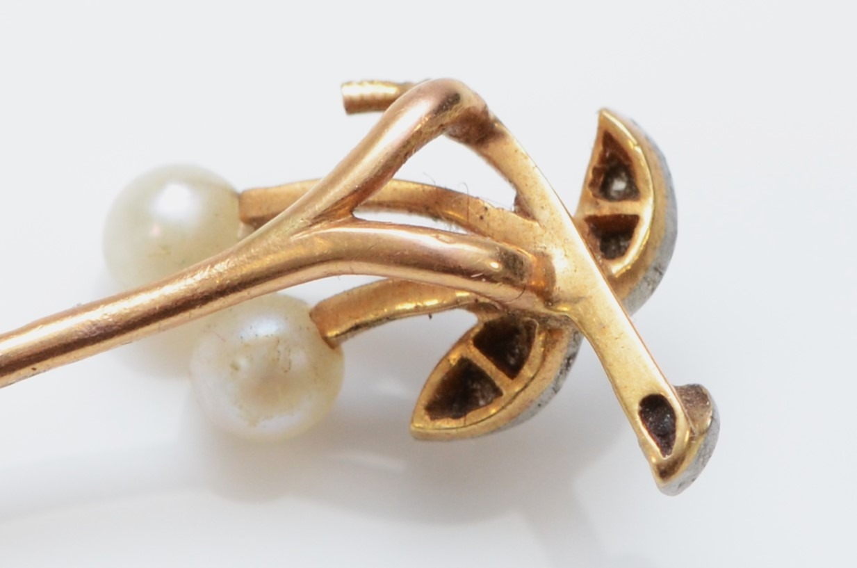 A French 18ct gold rose diamond and pearl stickpin, makers lozenge, eagles head, numbered5941, 1.9gm - Image 3 of 3