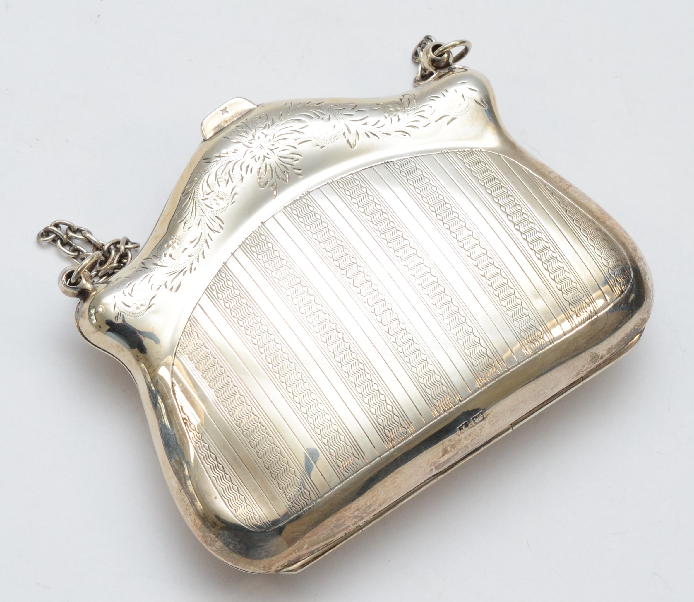 A silver purse, Birmingham 1910, with fitted interior, 10 x 8cm, 93gms - Image 3 of 4