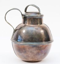 An electroplated lidded jug, 10cm