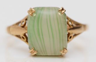 A 9ct gold and banded glass panel ring, M, 1.9gm