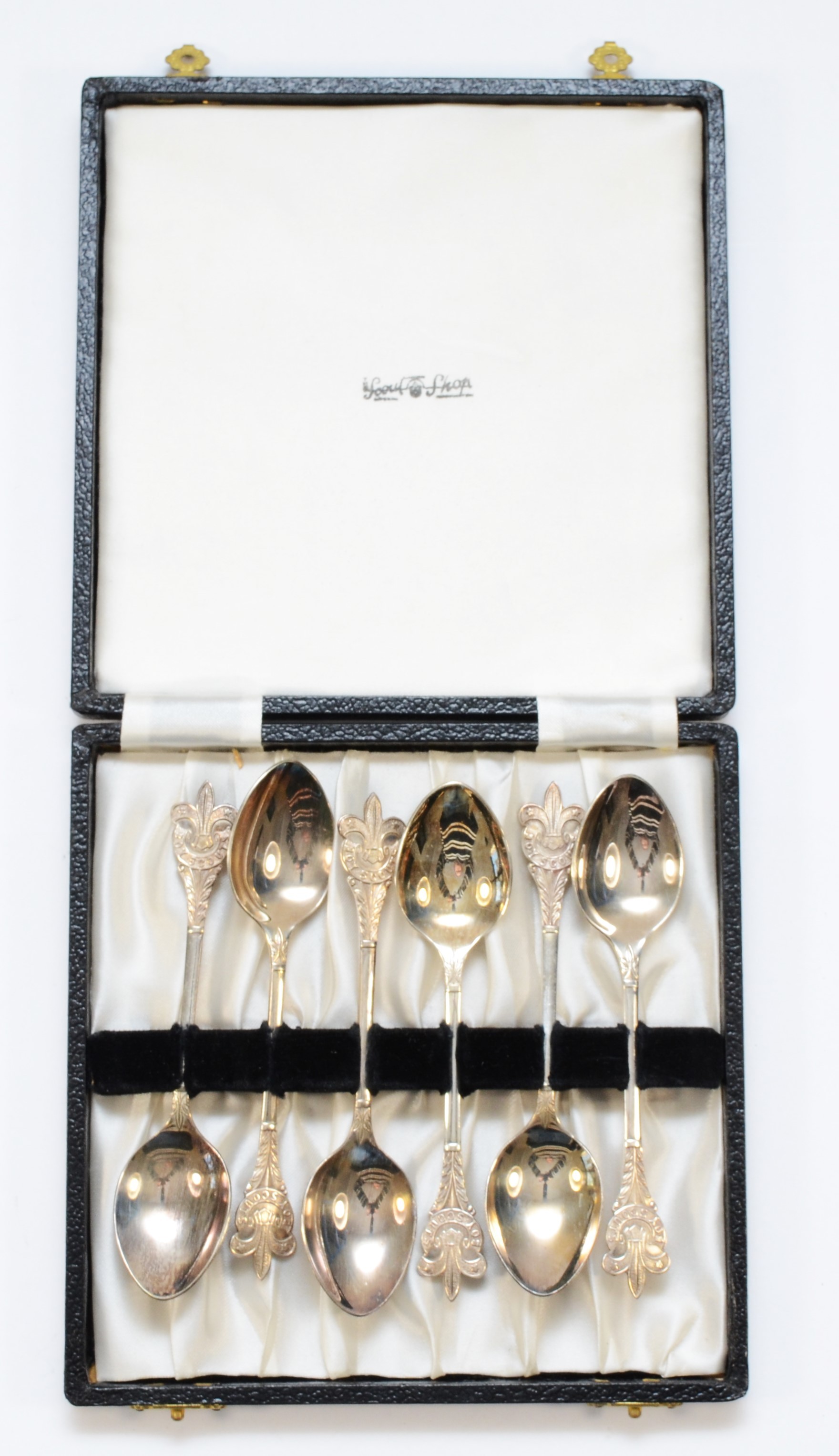 A silver plated set of six Boy Scout tea spoons, case - Bild 2 aus 2