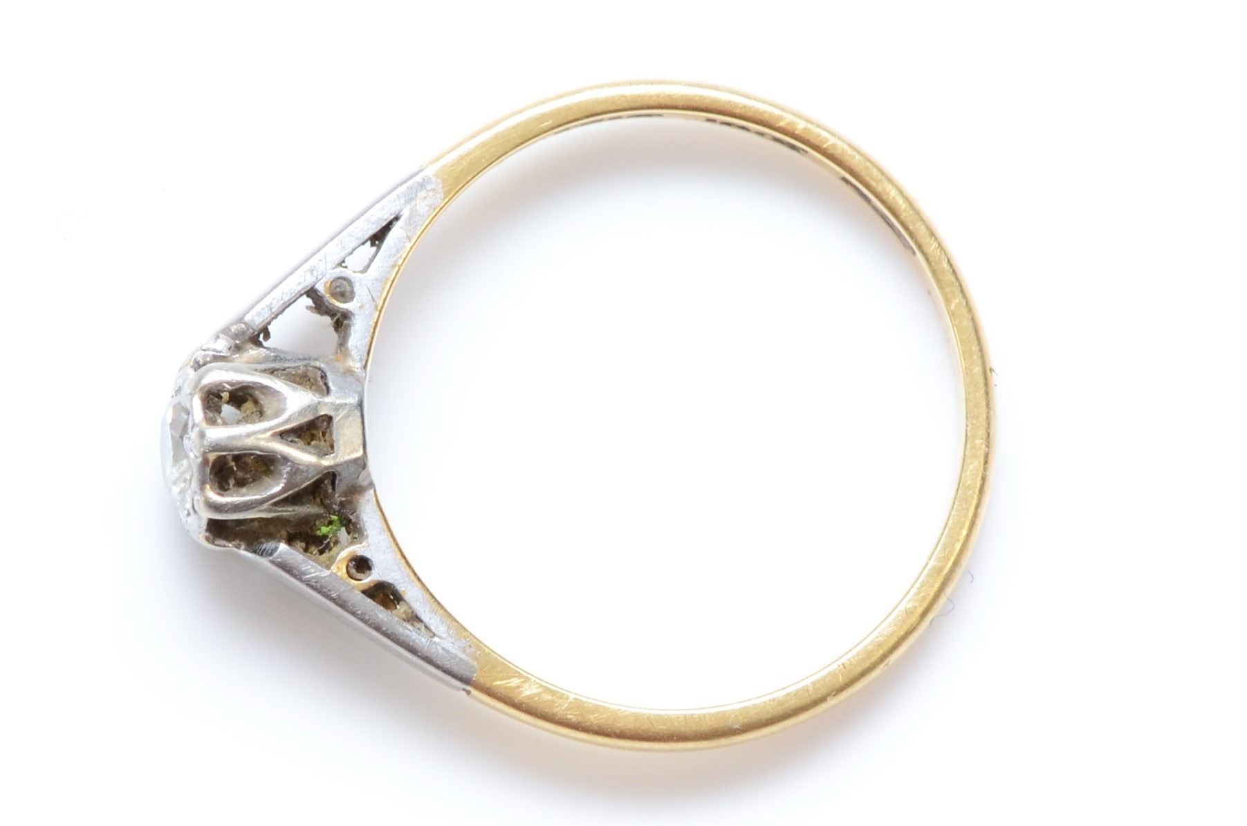 A vintage 18ct gold and platinum brilliant cut diamond single stone ring, K 1/2, 2.1gm - Image 2 of 2