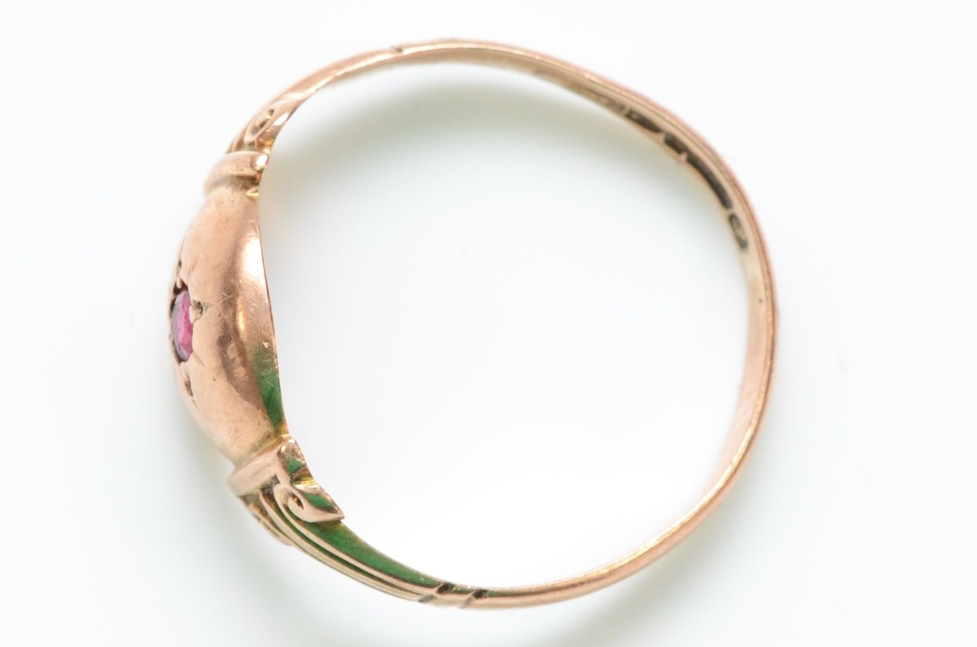 An Edwardian 9ct rose gold and paste ring, Chester 1911, N, 1.5gm - Image 2 of 2