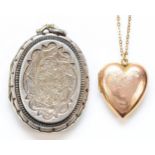 An Edwardian 9ct gold back and front heart shape locket, 24mm, to a 9ct gold 40cm chain, chain 1.