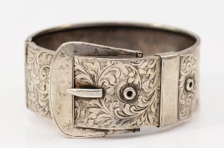 A silver hinged buckle bracelet, Chester 1938, 60 x 52mm, 31gm