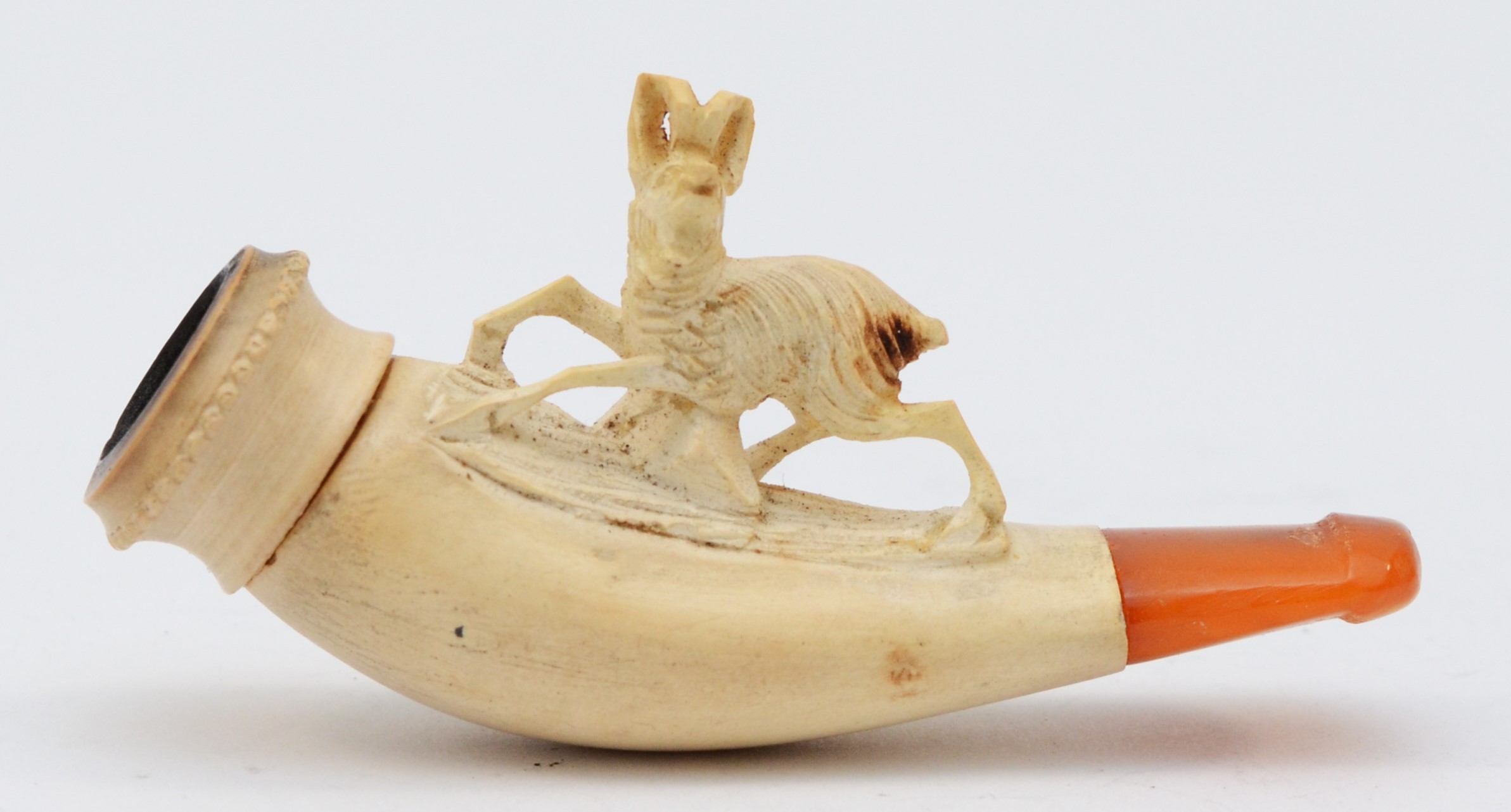 A carved meerschaum pipe, in the form of a ram, 8cm, case - Bild 4 aus 4