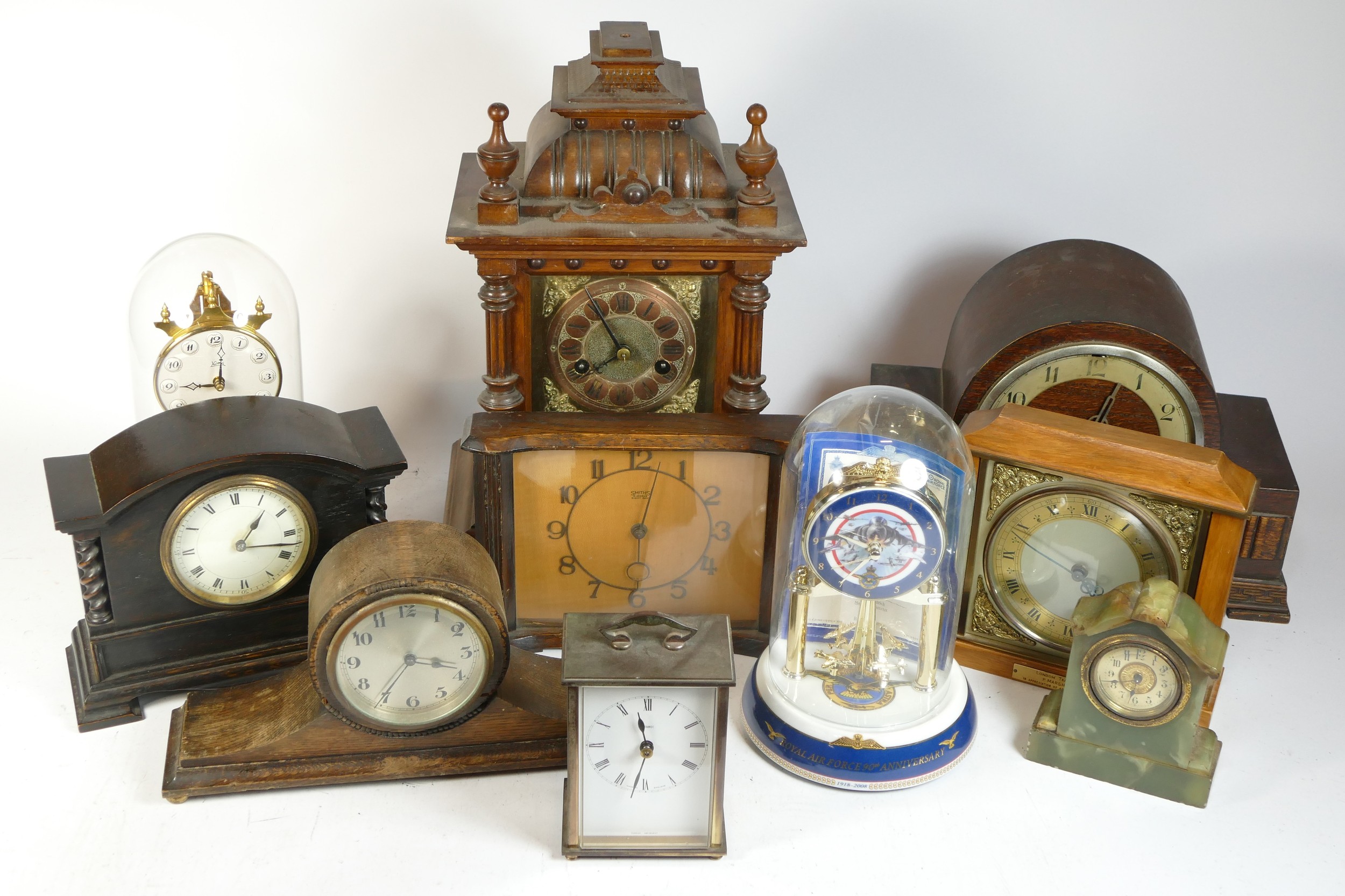 A collection of mid 20th century and later mantel clocks, alarm clocks and barometers in three - Image 3 of 3