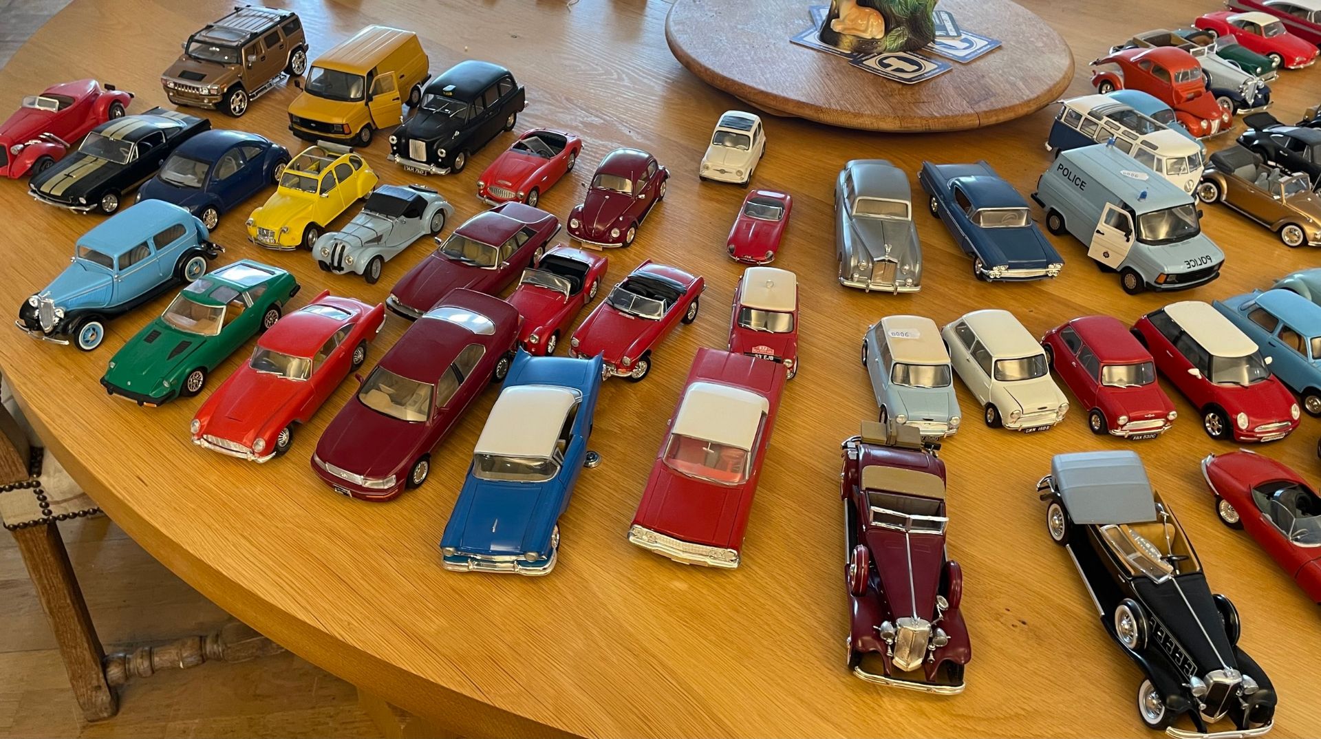 A large quantity of assembled plastic scale model cars to include several VW Beetles, a Mini and a - Image 2 of 3