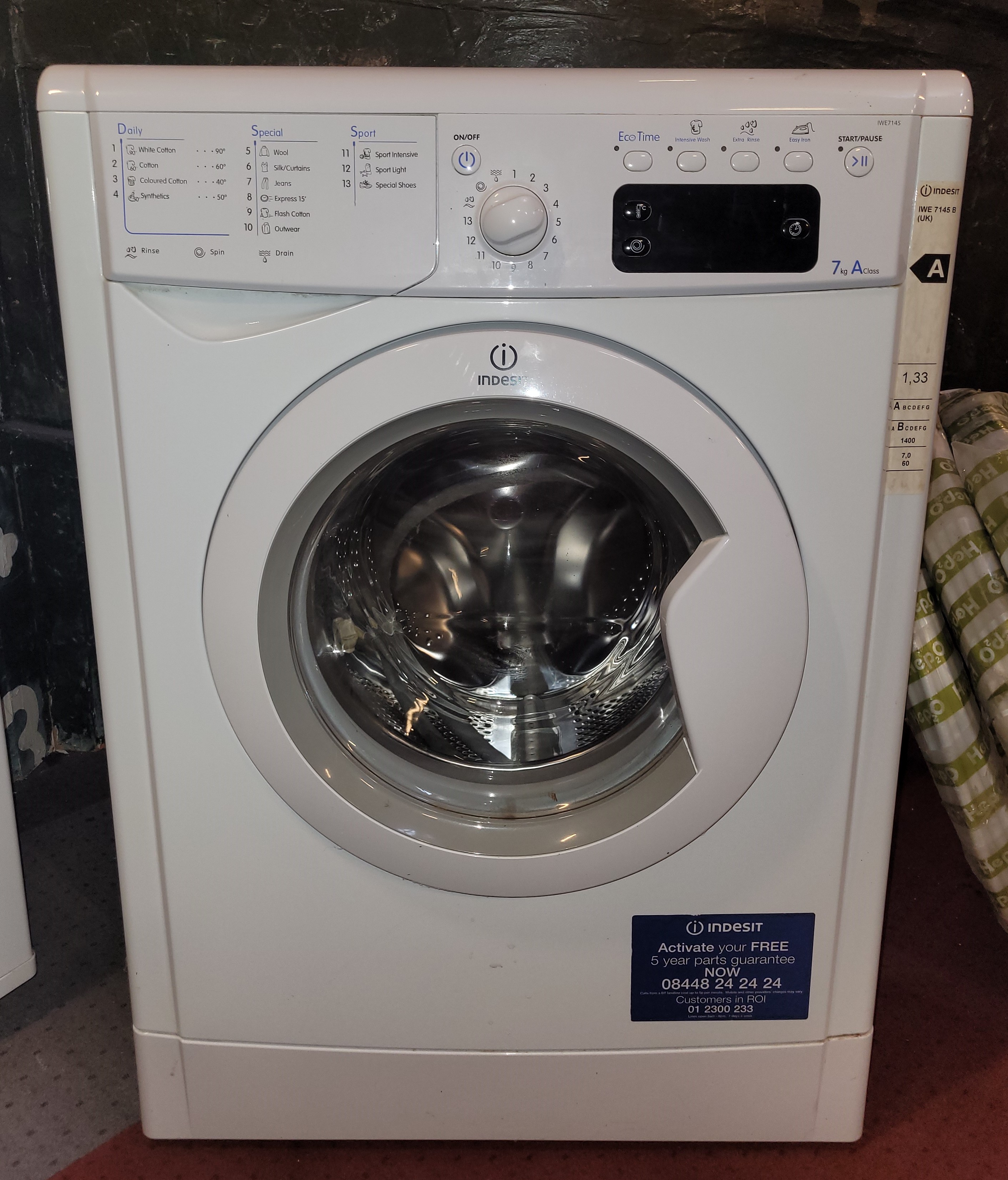 An Indesit washing machine 7K A Class. W60, D52, H85cm.