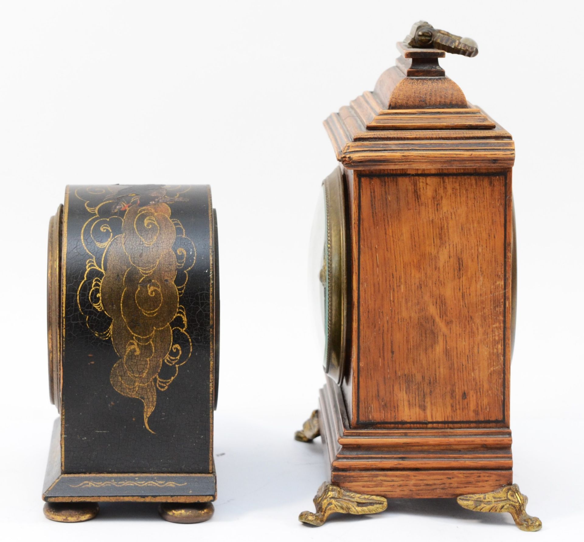 A 1930s mantel clock, having manual wind movement with gilt circular dial in black lacquered - Image 4 of 4