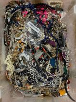 Approximately 10kg of costume jewellery.