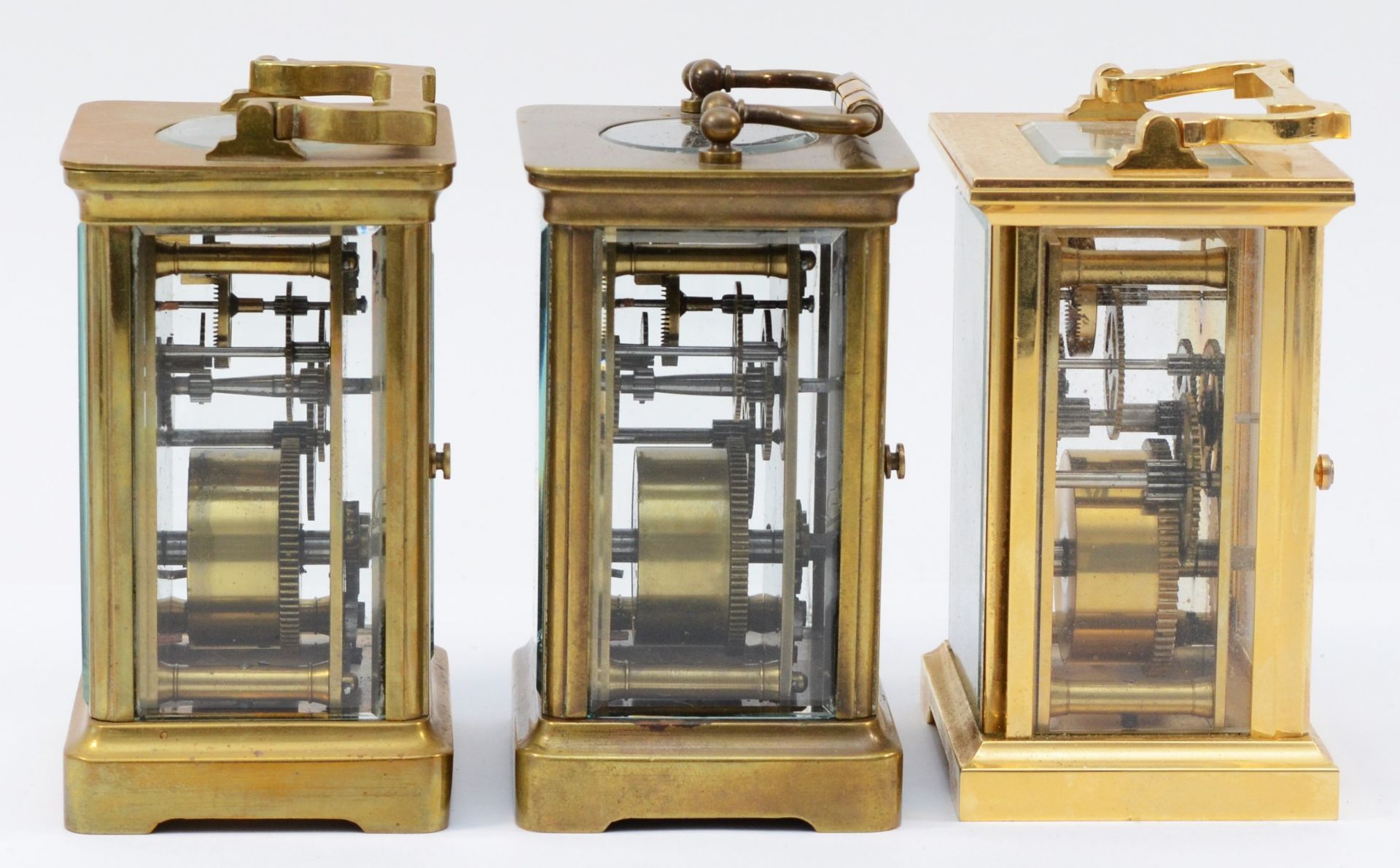 An English brass cased 8 day carriage clock, circa 1980s, together with two French examples. (3) - Image 4 of 5