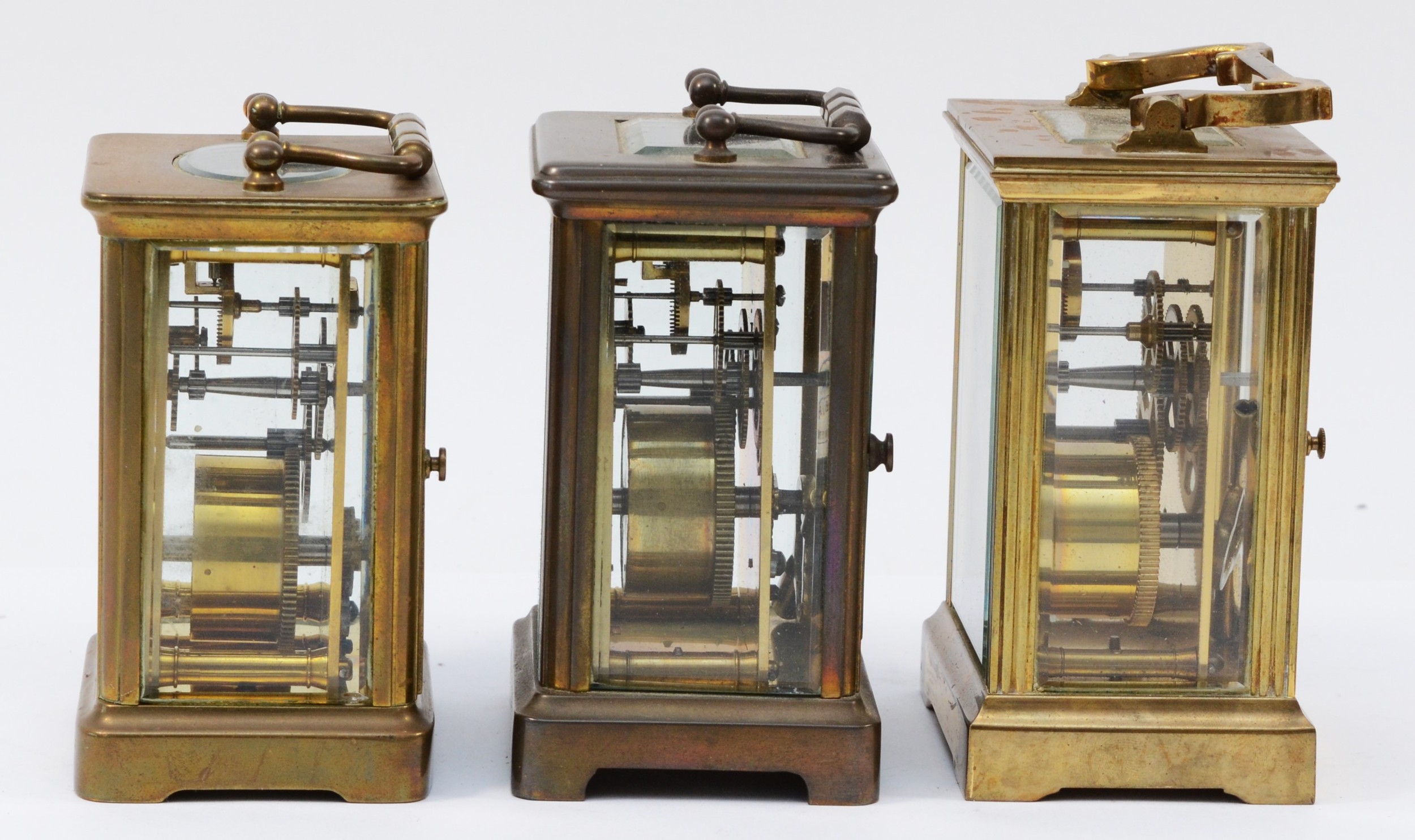 Two 20th century English 8 day brass carriage clocks, together with a French example. (3) - Bild 4 aus 5