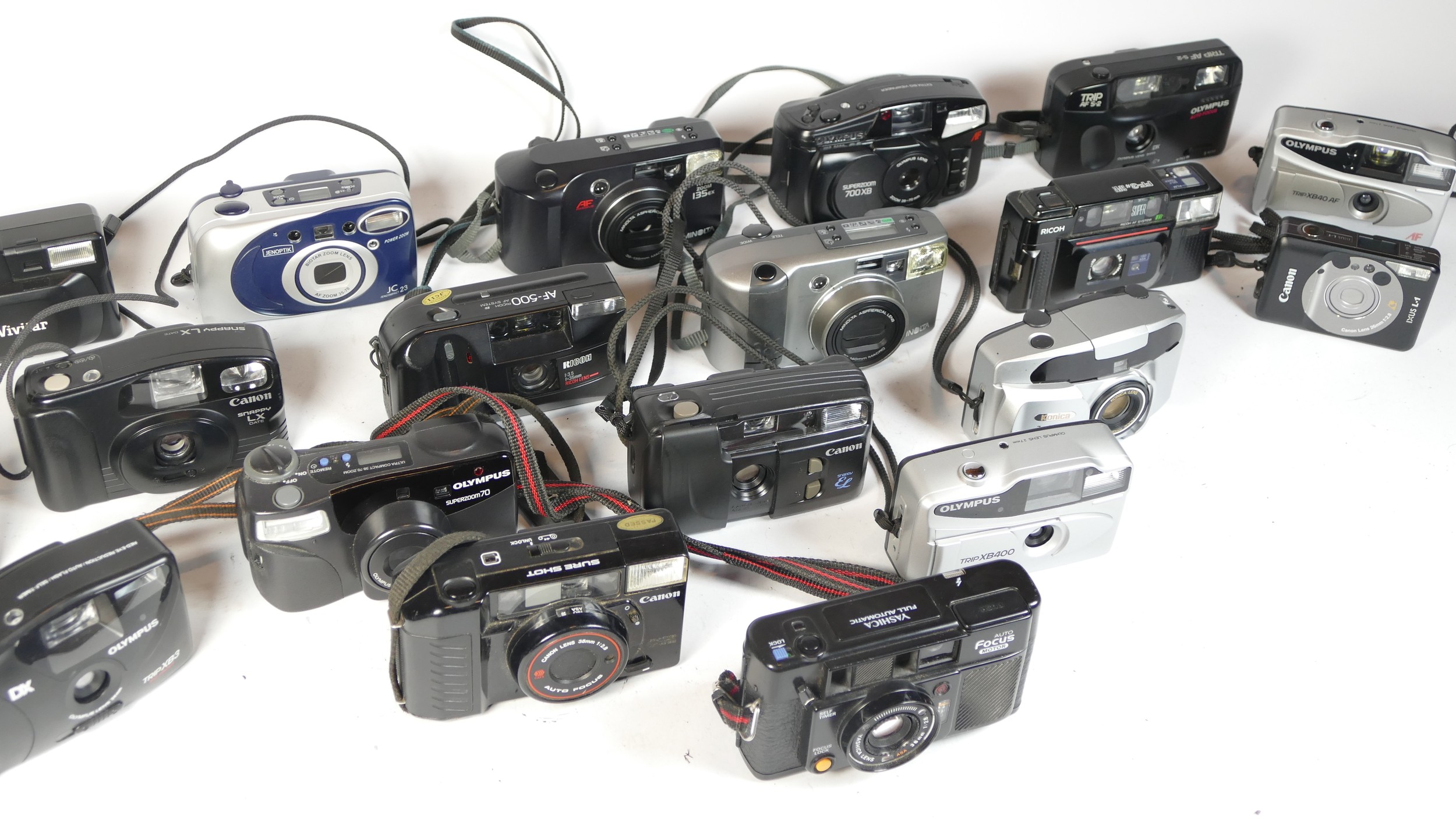 Twenty compact film cameras to include a Canon Sure Shot, a Yashica, an Olympus Trip XB40 AF and a - Bild 2 aus 2