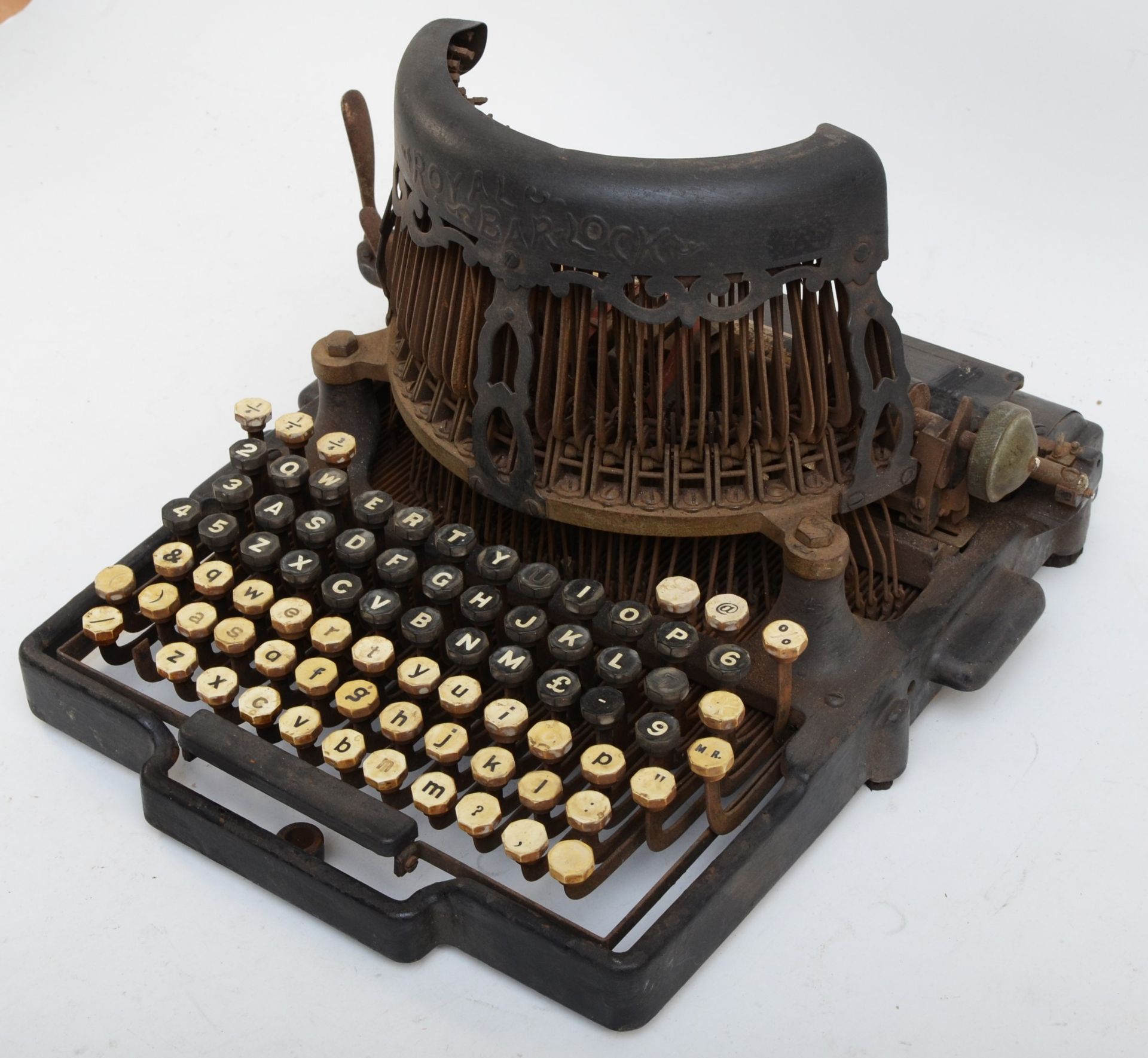 A Royal Bar-lock typewriter circa early 20th century, having a qwerty keyboard, embossed fret - Image 3 of 5