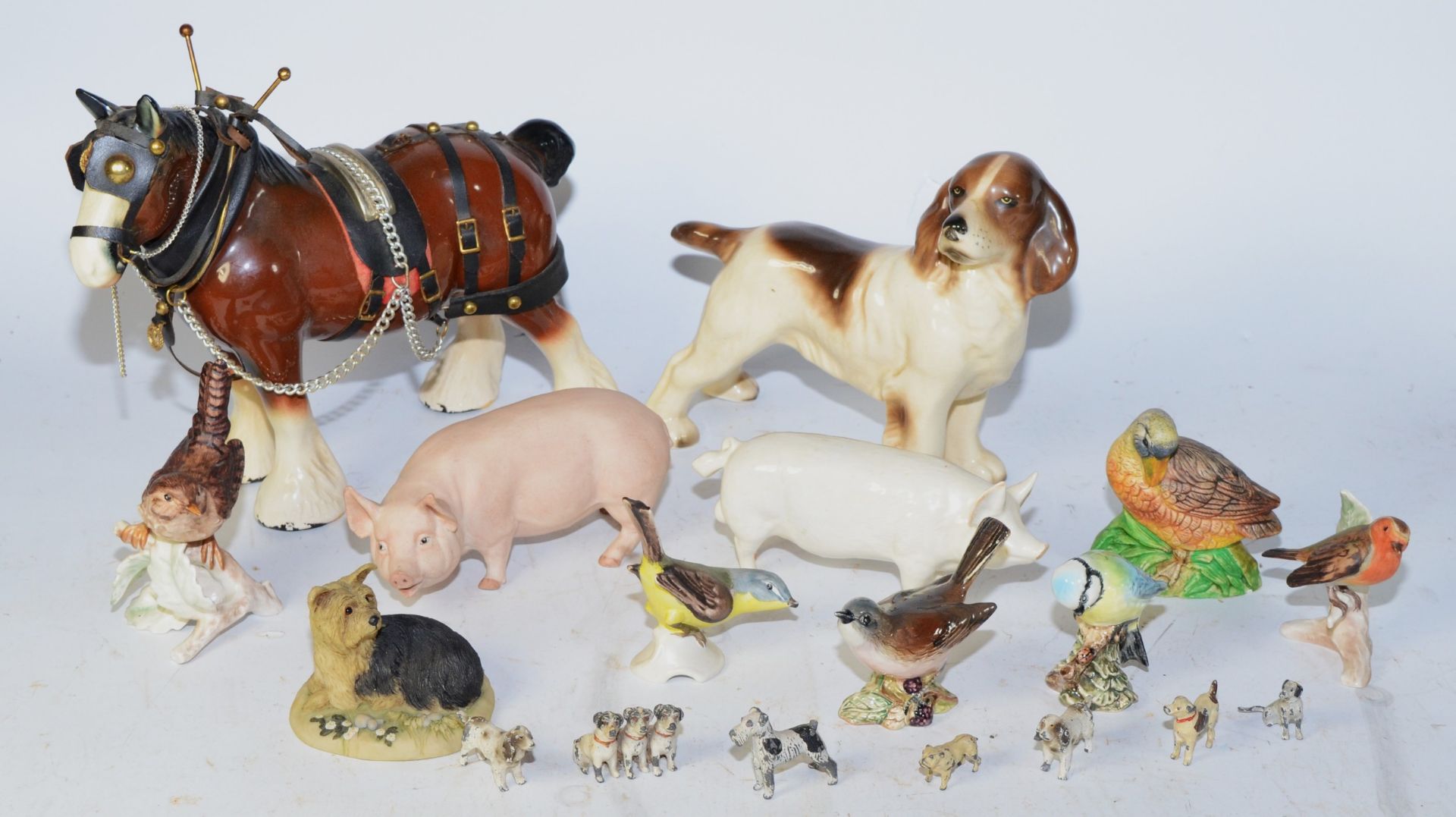 A large collection homewares, to include ceramic animal and bird models by Beswick and Goebel, - Image 4 of 6