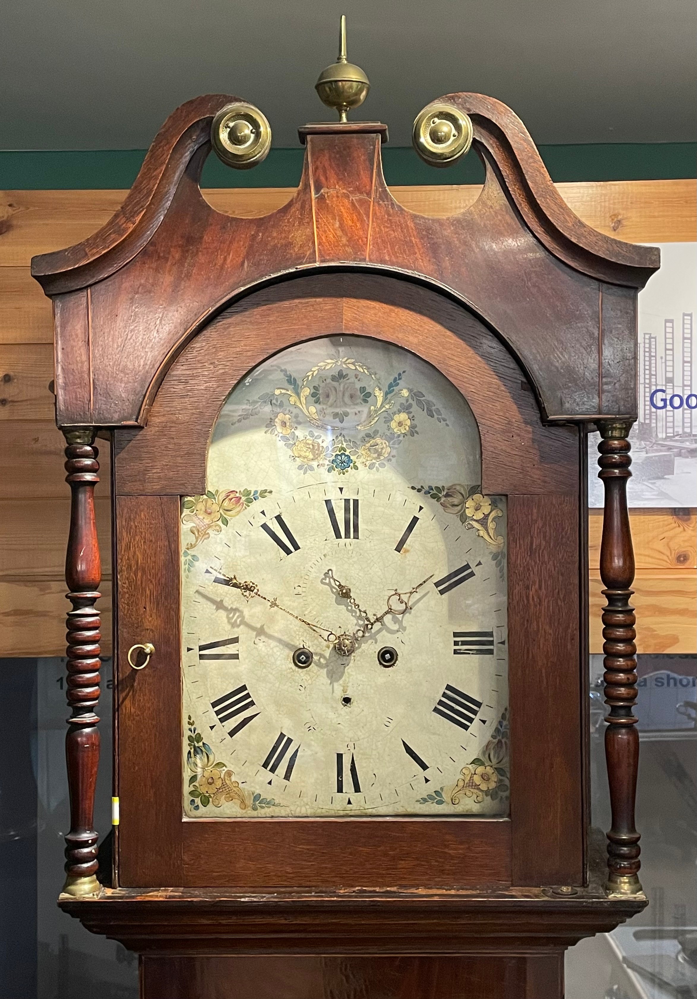 An early 19th century eight day painted 13" dial mahogany and oak cased longcase clock, the dial - Bild 2 aus 4