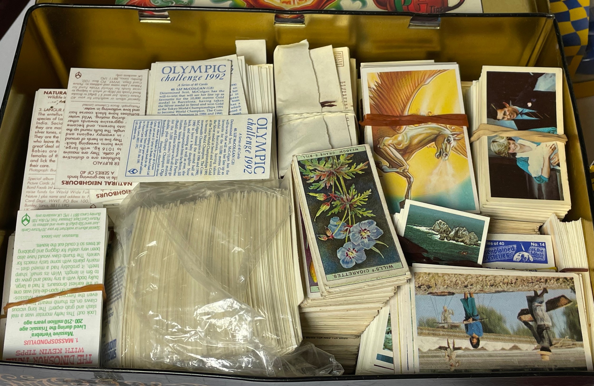 A collection of mid 20th century and later playworn diecast model vehicles, together with a quantity - Bild 2 aus 2