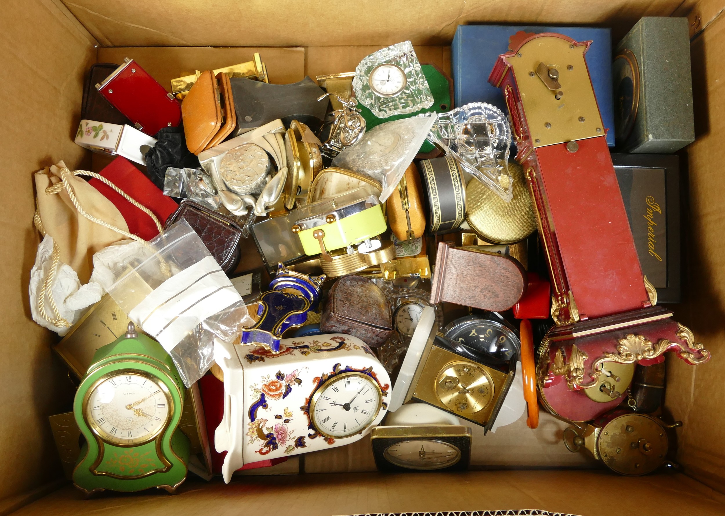 A collection of mid 20th century and later mantel clocks, alarm clocks and barometers in three - Image 3 of 3